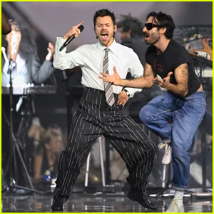 Letra de 'American Girls': Harry Styles revela o significado da música sobre ver seus amigos se casarem