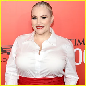 Meghan McCain dispara contra os body shamers 2 meses após o parto