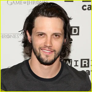 Nathan Dean retornando como Ethan Lovett ao 'Hospital Geral' seis anos após a última aparição