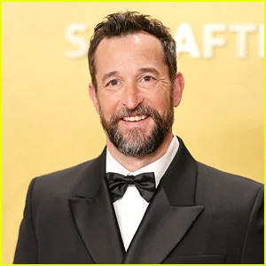 Noah Wyle dá atualização da terceira temporada de ‘The Pitt’ no Actor Awards 2026