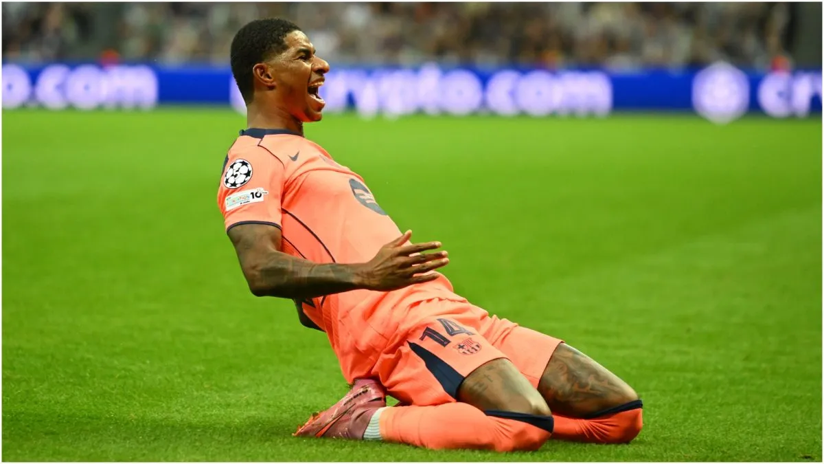 O astro do Barcelona, ​​Marcus Rashford, comemorando um gol