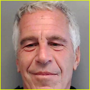 O guarda penitenciário Jeffrey Epstein o pesquisou no Google antes que o corpo fosse encontrado na prisão