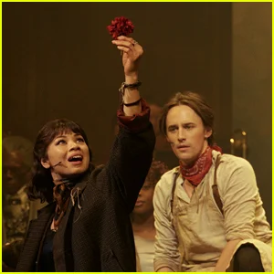 O musical da Broadway 'Hadestown' chegará aos cinemas neste verão com captura ao vivo no West End