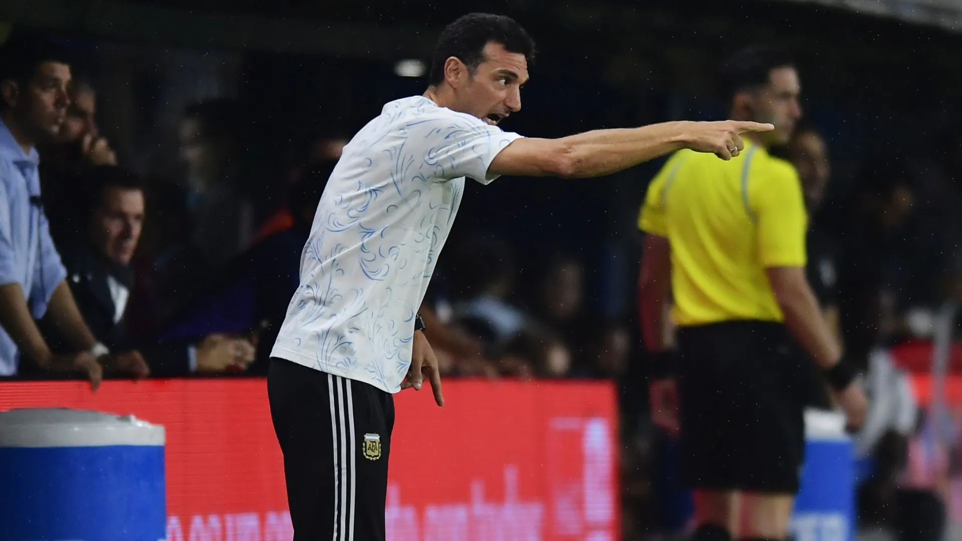 Lionel Scaloni, técnico da Argentina, reage durante amistoso internacional contra a Mauritânia.