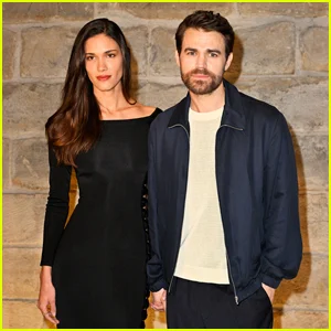 Paul Wesley e a noiva Natalie Kuckenburg se unem para desfile de moda de Elie Saab em Paris