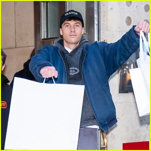 Rob Rausch compra Birkin para Maura Higgins após promessa de reunião de 'Os Traidores'