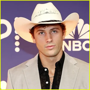 Rob Rausch se entusiasma com sua nova namorada e compartilha sua linguagem de amor