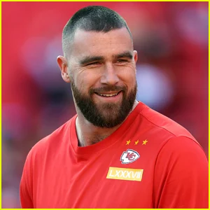 Travis Kelce não está se aposentando, espera-se que retorne ao Chiefs para a temporada de 2026 da NFL!