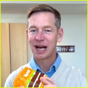 Vídeo do CEO do McDonald's Burger explicado depois que Burger King e Wendy's aderiram à tendência viral de 'Burger Battle'