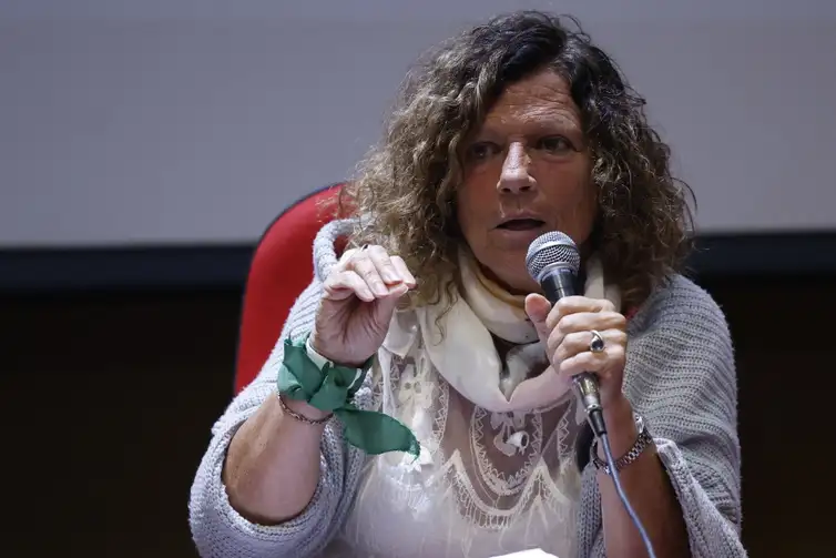 Rio de Janeiro (RJ), 31/03/2026 – A argentina Maria Fabiana Almeida, do grupo Madres de Plaza de Mayo, participa da Semana Ditadura, Arquivos e Memória no Arquivo Nacional. Foto: Fernando Frazão/Agência Brasil