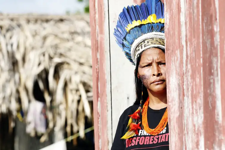 Bruno Peres/Agência Brasil Terra Indígena Apyterewa (PA), 11/12/2025 - Wenatoa Parakanã, presidente da associação Tato'a, na aldeia Terra Indígena Apyterewa. Foto: Bruno Peres/Agência Brasil