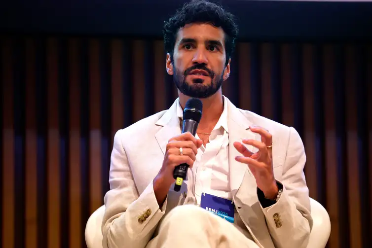 Rio de Janeiro (RJ), 10/03/2026 - O pesquisadpr da University of Britsh Columbia (UBC), Juliano Palacios-Abrantes, fala durante o 3º Simpósio BBNJ (sigla, em inglês, para Biodiversidade Além da Jurisdição Nacional), primeiro grande encontro científico internacional após a entrada em vigor do Tratado do Alto-Mar, no Museu do Amanhã, centro da cidade. Foto: Tânia Rêgo/Agência Brasil