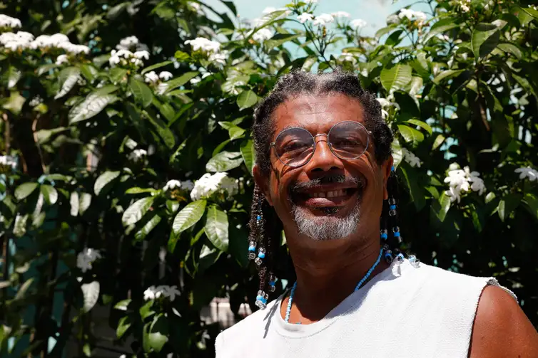 Rio de Janeiro (RJ), 26/03/2026 - Emerson Menezes, presidente do Instituto Sal-Laje. Hortas agroecológicas e ancestrais no Morro do Salgueiro, zona norte da cidade. Foto: Tânia Rêgo/Agência Brasil
