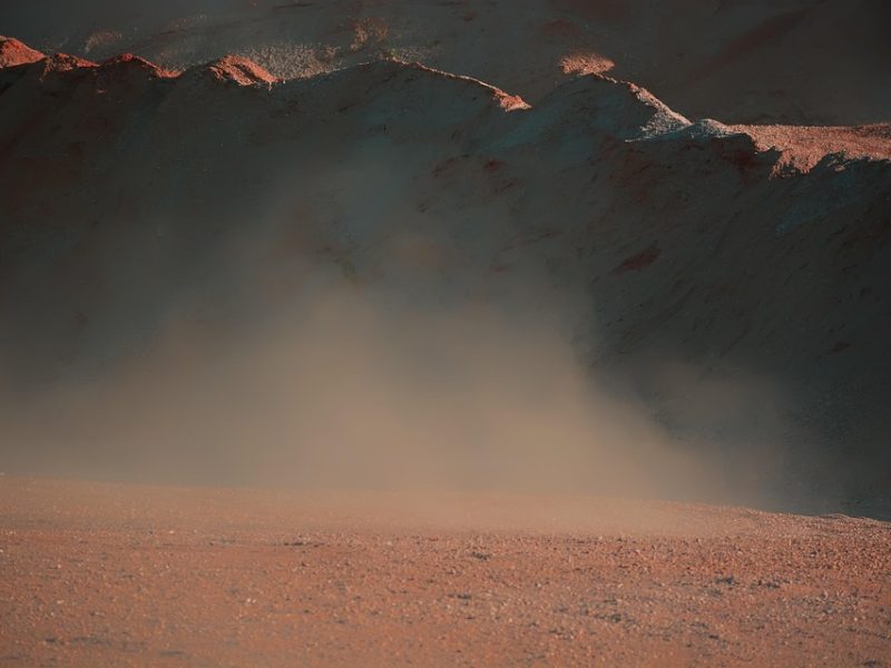 Lei reestrutura carreiras no Executivo e cria mais de 24 mil cargos