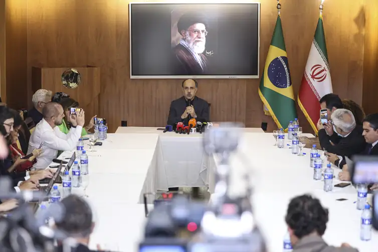Brasília (DF), 02/03/2026 - O Embaixador da República Islâmica do Irã no Brasil, Abdollah Nekounam, durante entrevista coletiva. Foto: Marcelo Camargo/Agência Brasil