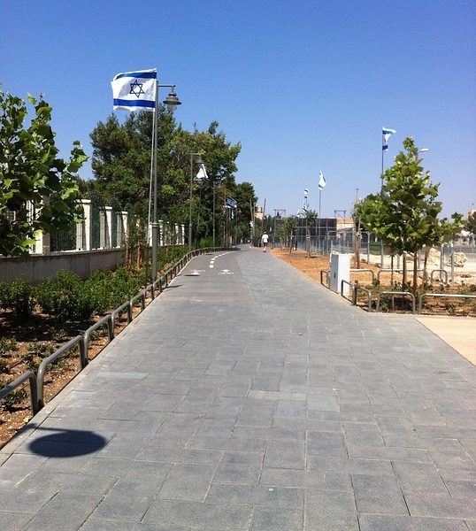 Israel reduz voos em Tel Aviv e limita operações aéreas