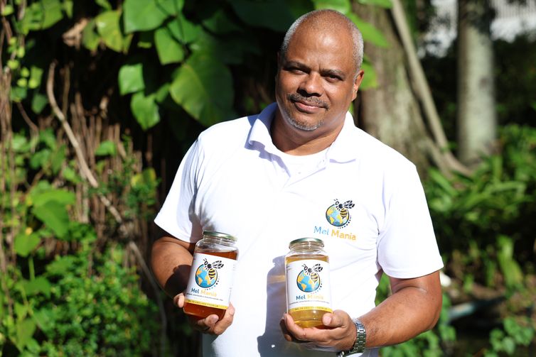 Rio de Janeiro (RJ), 15/04/2026 - O microempreendedor João Lopes fala sobre a produção de mel da Mel Mania no norte de Minas Gerais. Foto: Rovena Rosa/Agência Brasil
