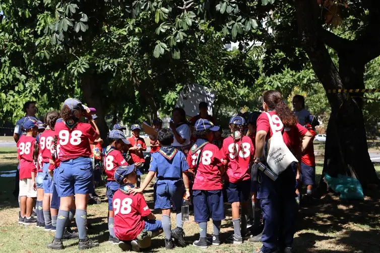 Rio de Janeiro (RJ), 26/04/2026 - Crianças participam do Grande Jogo Regional 2026 dos escoteiros fluminenses no Aterro do Flamengo. Foto: Rovena Rosa/Agência Brasil