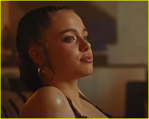 Shiloh Jolie em videoclipe