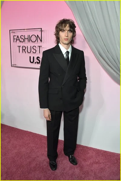 Fotos de celebridades do Fashion Trust nos EUA