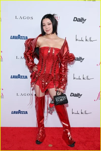 celebridades no Daily Front Row Fashion Awards