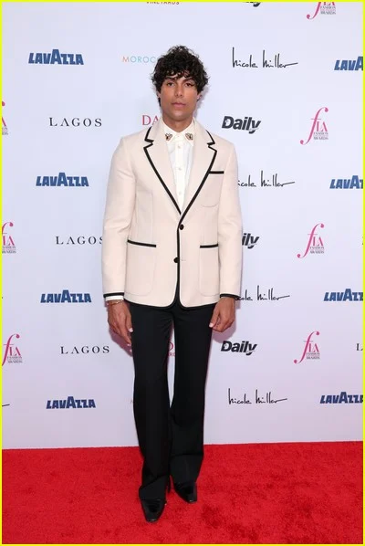 celebridades no Daily Front Row Fashion Awards