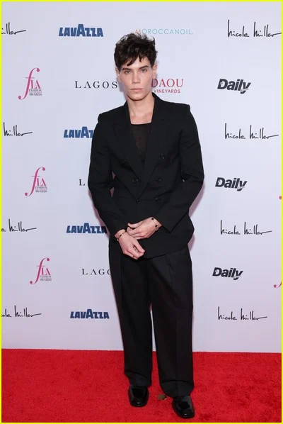 celebridades no Daily Front Row Fashion Awards
