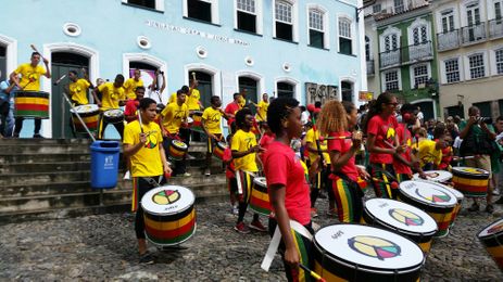 O Olodum participou da recepção da Tocha Olímpica no Pelourinho 