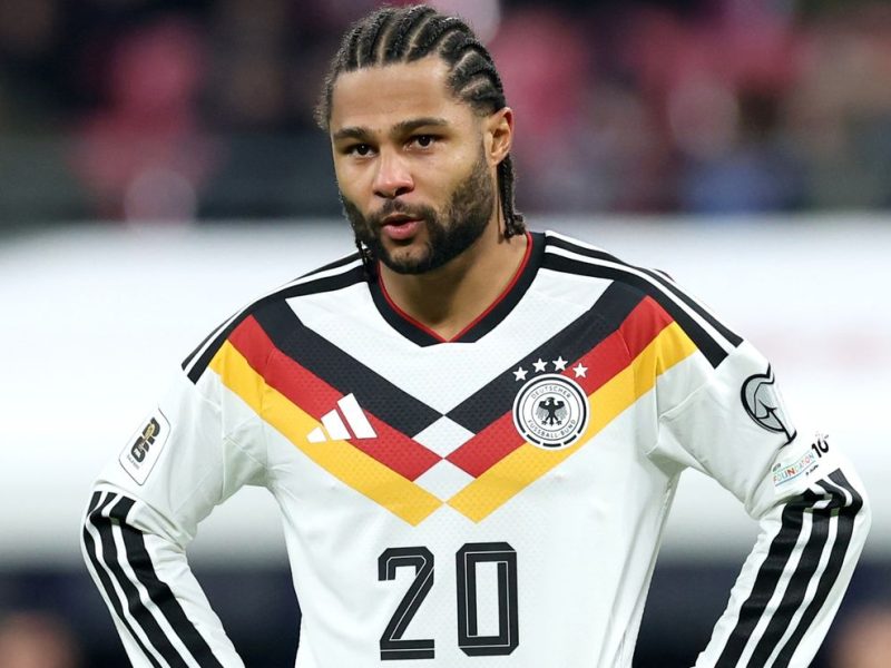 A Alemanha sofreu um grande golpe, já que Serge Gnabry provavelmente estará fora da Copa do Mundo de 2026 devido a uma lesão no final da temporada