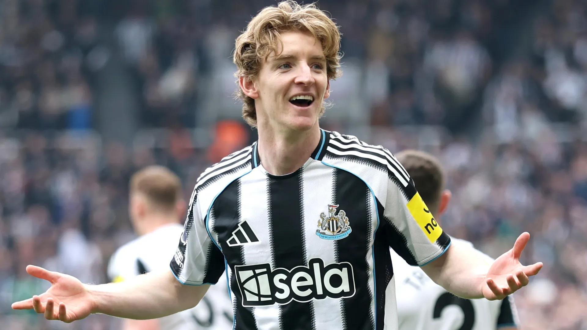O atacante do Newcastle United, Anthony Gordon