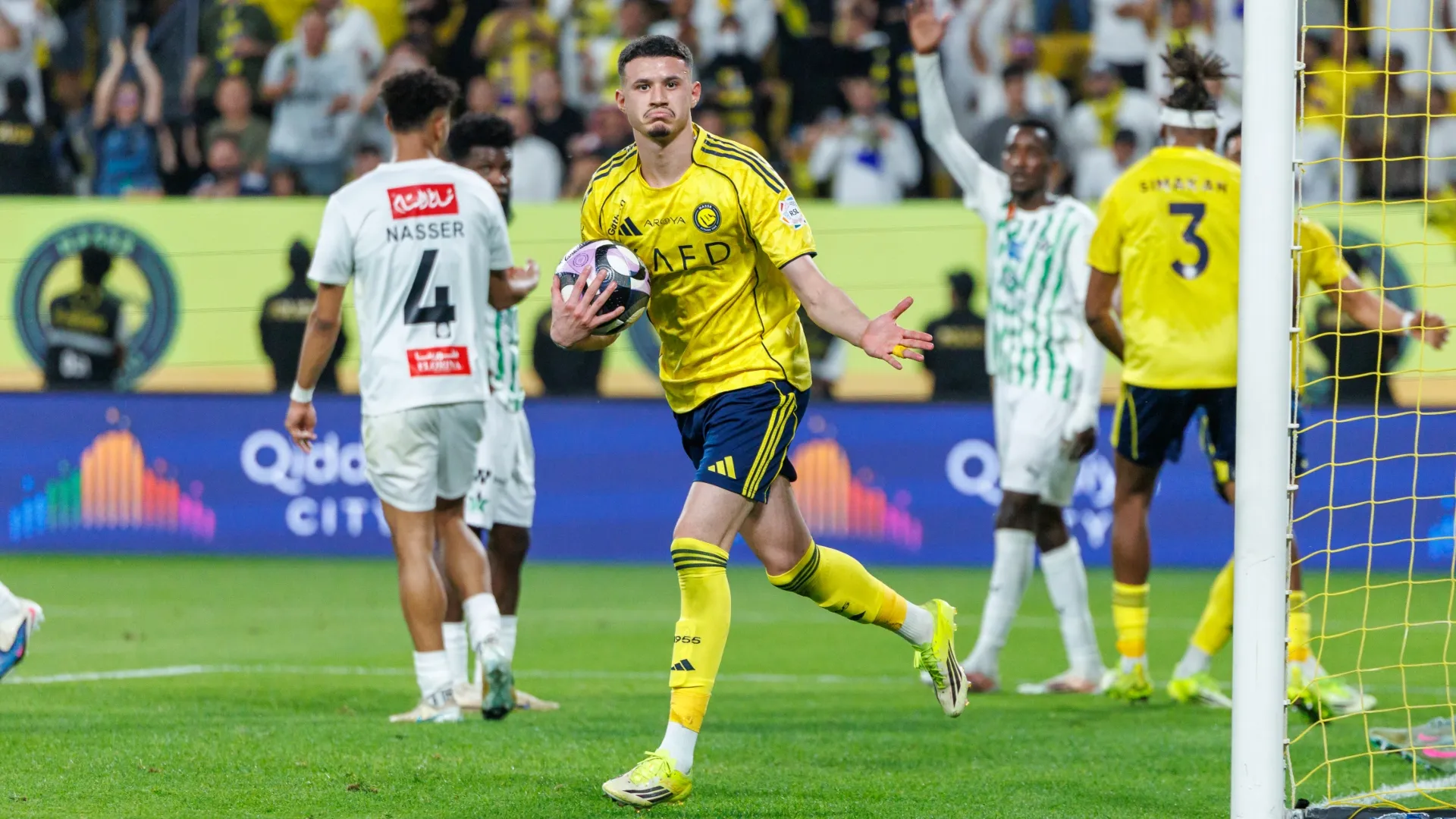 Abdullah Al-Hamdan de Al Nassr comemorando.