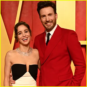Alba Baptista compartilha uma visão rara sobre seu casamento com Chris Evans