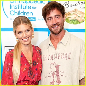 AnnaLynne McCord está noiva do ex-jogador de rugby Danny Cipriani!