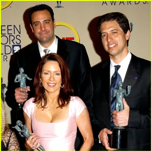 As estrelas mais ricas de 'Everybody Loves Raymond' classificadas por patrimônio líquido, do mais baixo ao mais alto (o mais rico vale US $ 200 milhões!)