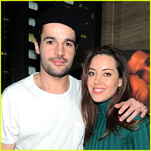 Aubrey Plaza está grávida e esperando um bebê com Christopher Abbott