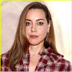Aubrey Plaza fotografado pela primeira vez desde a revelação da gravidez