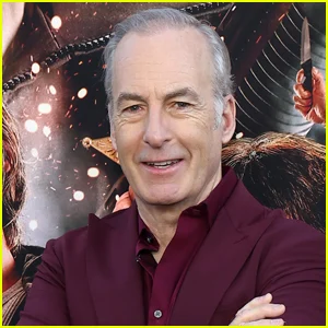 Bob Odenkirk diz que o treinamento para o filme 'Ninguém' o ajudou a sobreviver ao ataque cardíaco de 2021