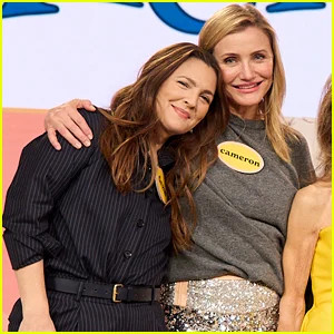Cameron Diaz e Drew Barrymore refletem sobre os perigos das mídias sociais e o momento em que tudo mudou depois de 'Charlie's Angels 2'