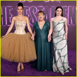 Chase Infiniti, Lucy Halliday e Ann Dowd lideram o elenco de ‘The Testaments’ na estreia em Los Angeles