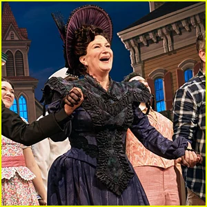 Enquanto 'Schmigadoon' da Broadway começa as prévias, Ana Gasteyer fala sobre a possibilidade de uma sequência do show 'Schmicago'