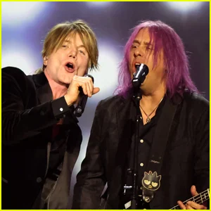 Goo Goo Dolls cancelam datas de turnê após John Rzeznik ser diagnosticado com pneumonia