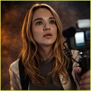 Hunter King fala da passagem da marca ao terror e estrelando a estreia na direção do marido Chris Copier, 'Rabisu' (exclusivo)