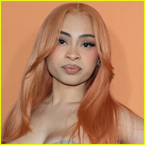 Ice Spice leva tapa de fã durante briga dentro do McDonald's em Los Angeles