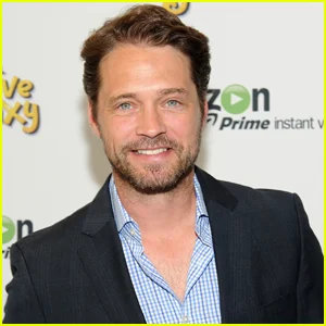 Jason Priestley permanecerá na CW para a série spinoff de Private Eyes que será lançada neste outono