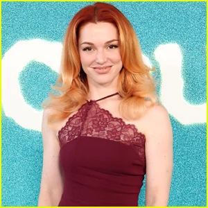 Jennifer Stone retornando como Harper na última temporada de 'Wizards Beyond Waverly Place'