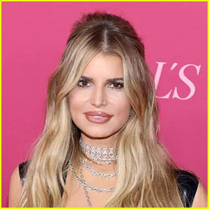 Jessica Simpson namorando o músico Thomas Eisenhood, um ano após a separação do marido Eric Johnson