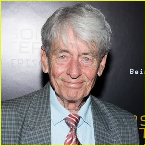 John Nolan morto: ator de 'Batman Begins' e pessoa de interesse morre aos 87 anos