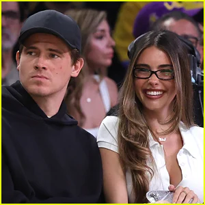 Justin Herbert chama a namorada Madison Beer de seu ‘mundo’ na primeira postagem no Instagram com ela