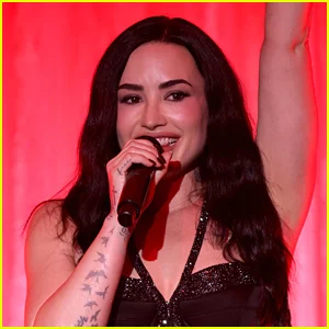 Letra de 'Low Rise Jeans': Demi Lovato lança novo single e anuncia álbum deluxe 'It's Not That Deep' - Ouça!