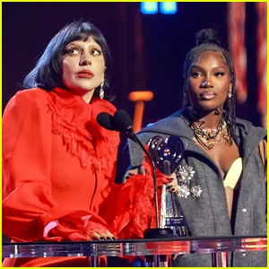 Letra de 'Runway': Lady Gaga e Doechii lançam nova música para a trilha sonora de 'Devil Wears Prada 2' - Ouça agora!